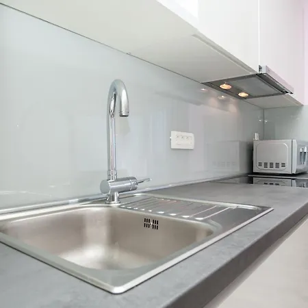 Dva Galeba - One Bedroom With Partial Sea View 104 Daire
